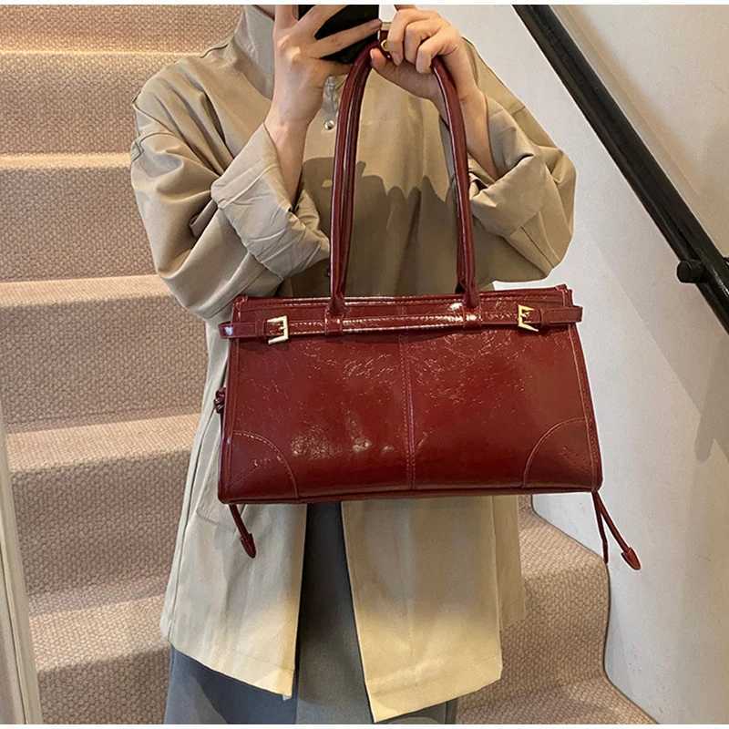 New Fi Y2k Underwear Bag Womens Shoe Bag Handbag Handbag and Wallet High end Burgundy Oil Wax Leather Bag Y241225