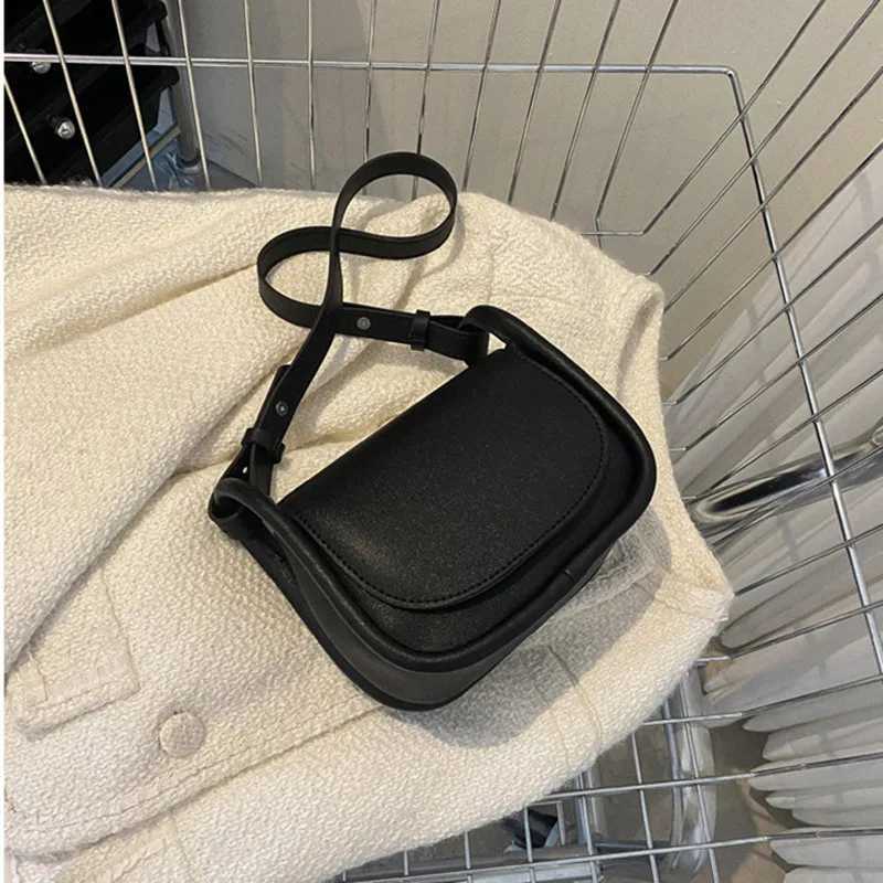 Womens Small Flap Shoulder Bag PU Leather Solid Color HandBags Fi Female Crossbody Underarm Bags Free ShippingXJ241225