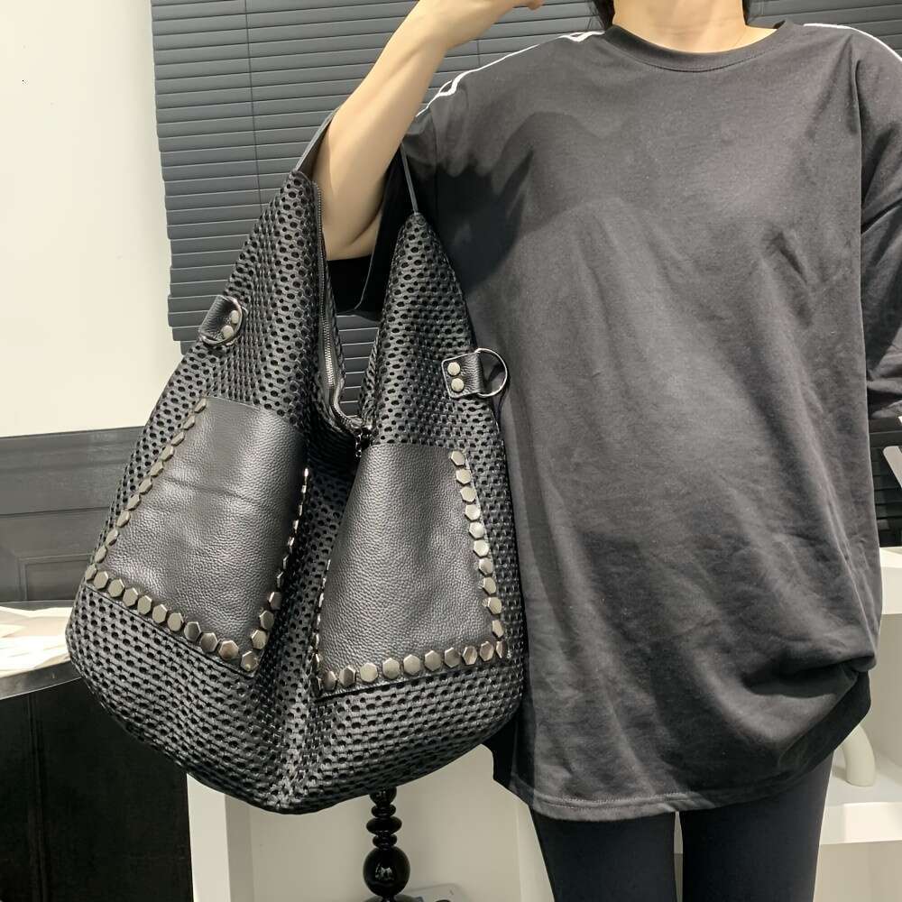 Large Capacity Ladies' Mesh Shoulder Bag, Casual and Fashionable Handbag