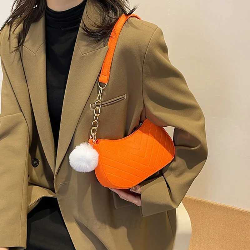 Lady Armpit Design Luxury Tote Released Fi Ladies Handbag Under Crescent Small Square Bag Small Solid Color Shoulder BagsXJ241225