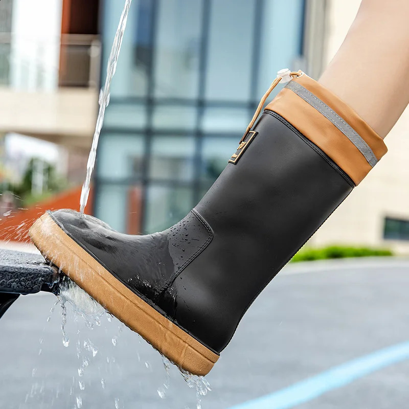 Rain Boots Women Anti-Slip Trend Lightweight Soft Rain Shoes Outdoor Fishing Thick Sole Waterproof Shoes Fashion Comfy 241226