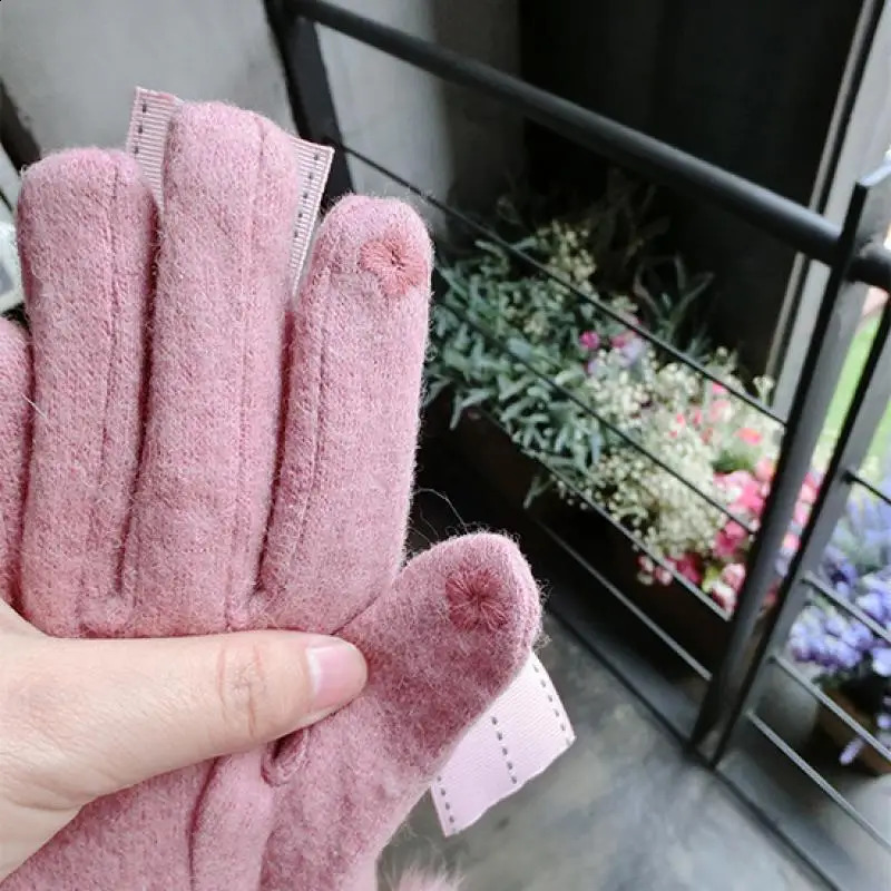 Cashmere Gloves Wool Piece Jump Point Bowknot Hair Ball Fashion Gloves Korean Touch Screen Five Finger Warm 241226