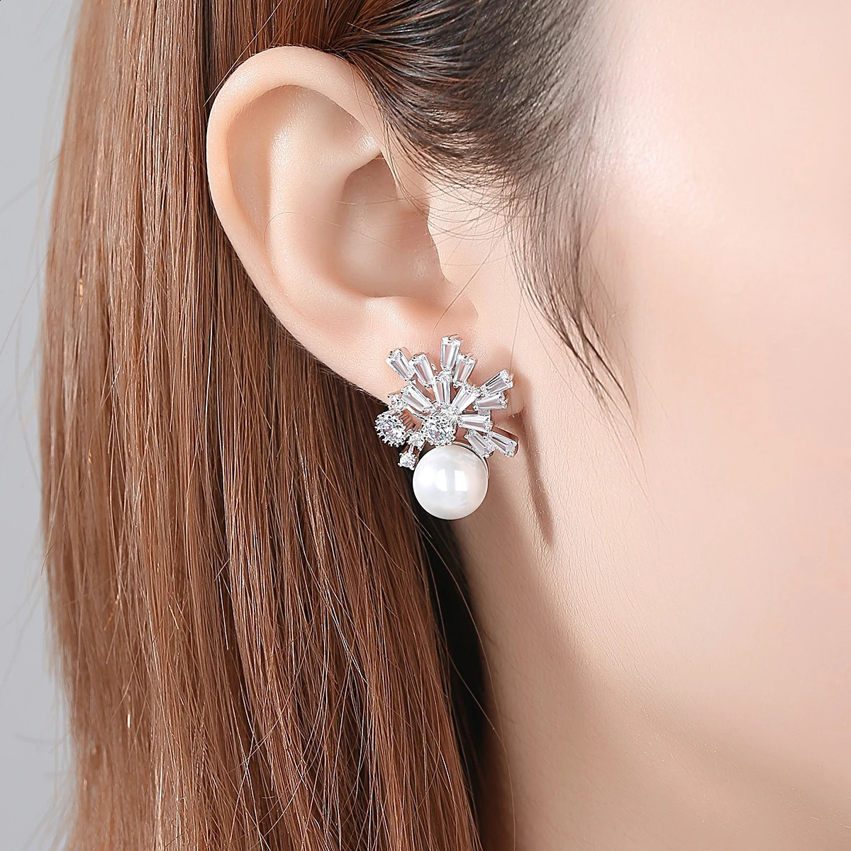 LUOTEEMI Korean Fashion Stud Earrings for Women Simulated-pearl Wedding Bride Party Shiny CZ Gold Color Jewelry Christmas Gift 241226