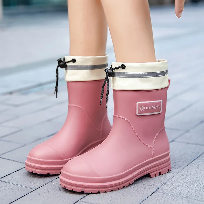 Mid-tube Rain Boots for Women Fashionable Water Shoes for Outer Wear Non-slip Adult Rain Boots Camping Fishing Shoes 241226
