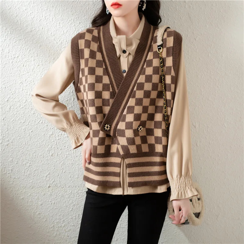 3910 Autumn Vintage Plaid Knitted Vest Coat Women Sleeveless Pullover Buttons Irregular Waistcoat Female Outerwear 241220