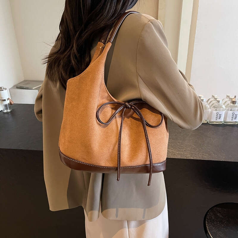 Retro Frosted Large Capacity For Women, New Mirad Texture Shoulder Bag, Niche Bow Commuting Tote Bag