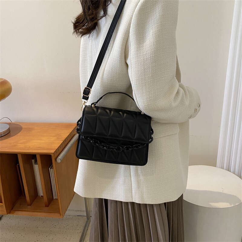 Minimally Designed Retro Hand-Held Small Square Women's Autumn And Winter New Chain Shoulder Crossbody Dia Grid Bag