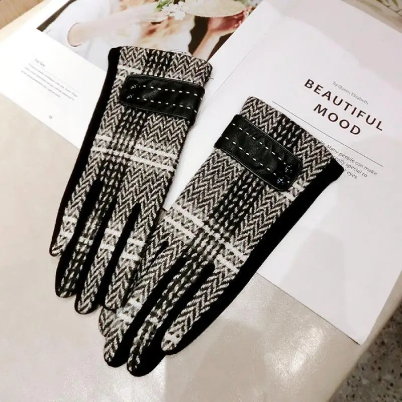 Woolen PU Leather Striped Wool Gloves Korean Version Of Autumn And Winter Button Girl Finger Thick Five-finger Gloves 241226