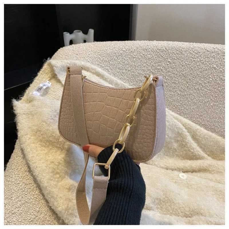 Trendy Lightweight Women Small Square Bag odile Pattern Faux Fur Material Versatile Chain Strap Single Shoulder BagXJ241225