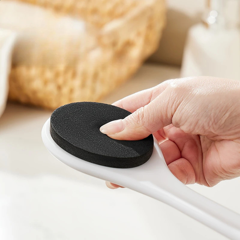 Apply body lotion on the back and apply artifact Bamboo charcoal bath brush with long handle long handled sponge brush 241226