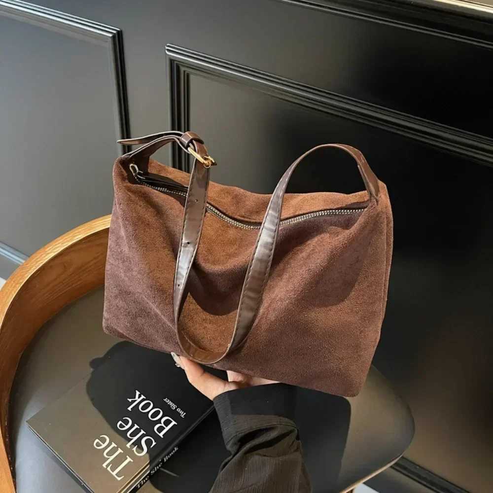 Korean Fi Vintage Winter New Women Lady Tote Bag Solid Color High-end Texture Simple Casual Generous ShoulderXJ241225