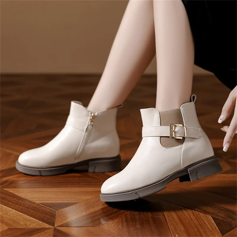 Autumn Winter Warm Thick Sole Anti-slip Lady Buckle Round Toe Solid Leather Boots Fashion Elegant Short Cotton Boots 241226