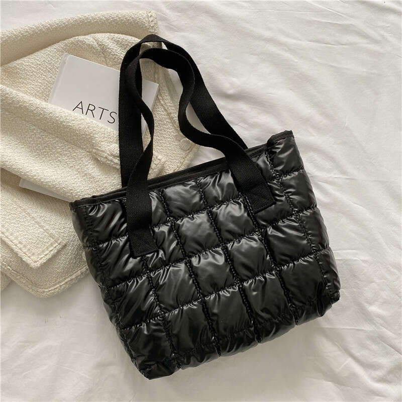 Internet Celebrity Personalized Down New Women's Bag For Autumn And Winter, Shoulder Underarm Tote Bag, Popular This Year