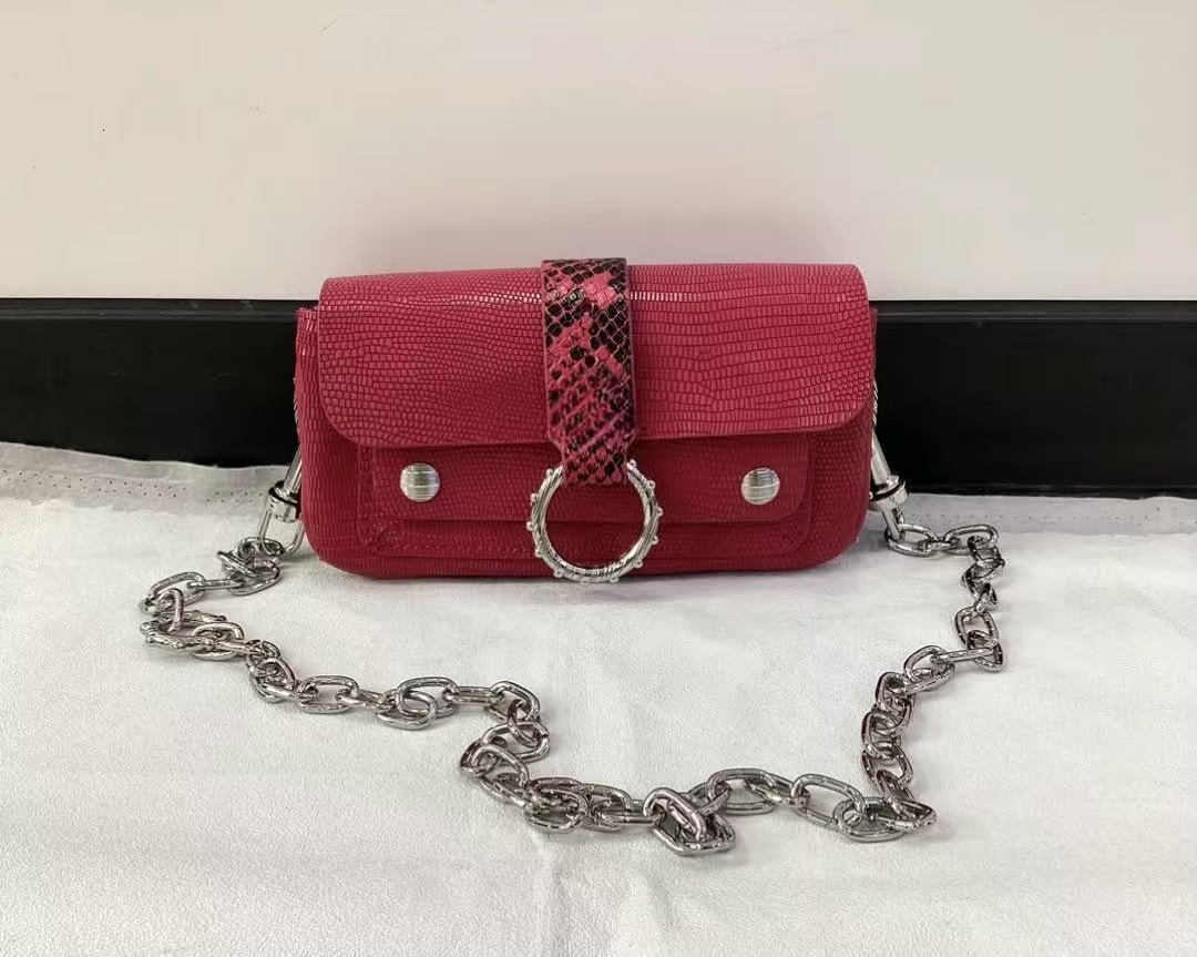 2024 New Leather Fashionable And Trendy Commuting Mini Phone Bag