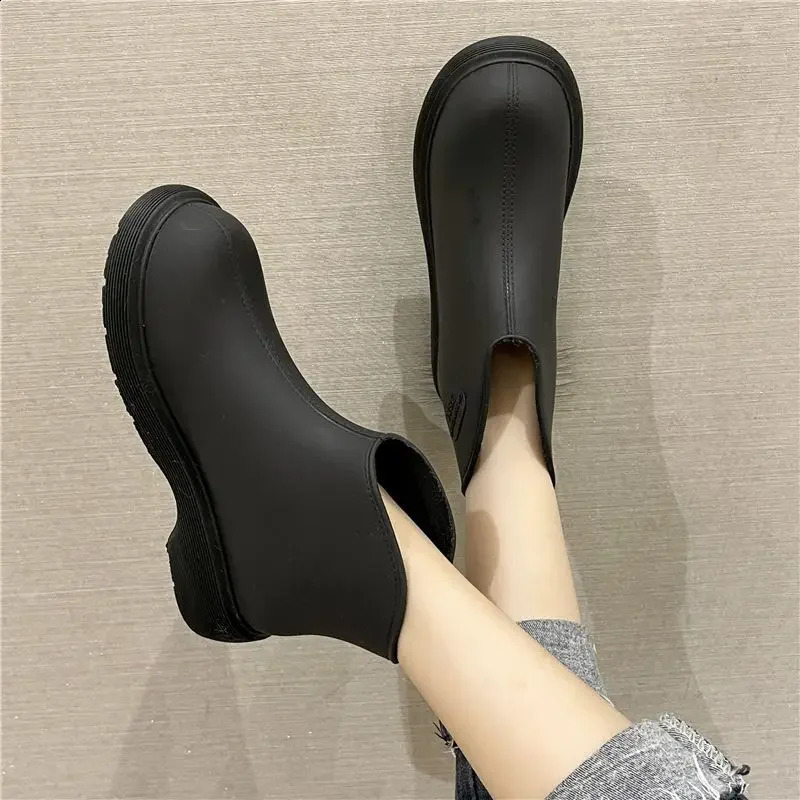 Korean Models Rain Shoes Ladies Short Tube Waterproof Rubber Shoes Low-top Water Shoes Outdoor Non-slip Rain Boots Solid Color 241226