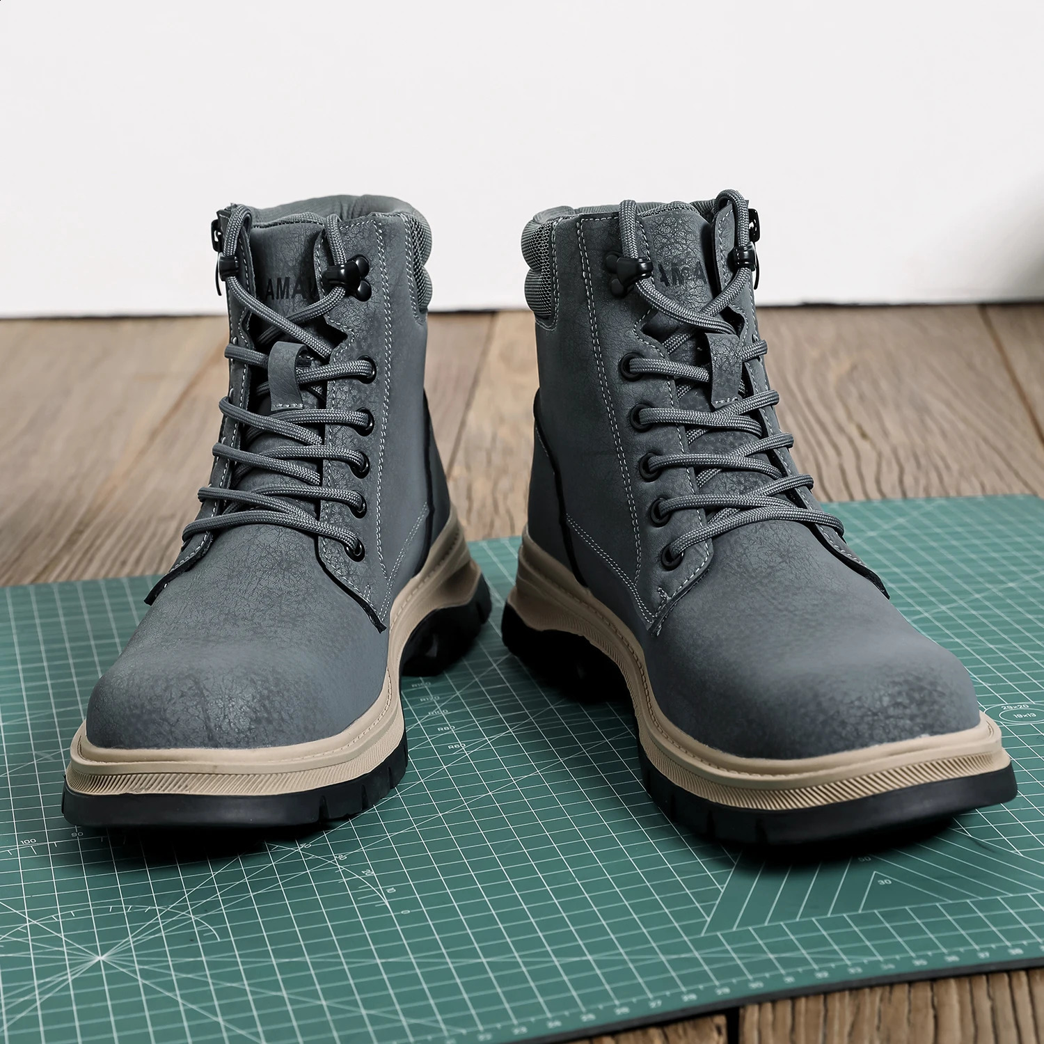 Work Boots Indestructible Safety Shoes Steel Toe Shoes Puncture-Proof Sneakers Male Footwear Shoes Women Non Slip Work Shoes 241226