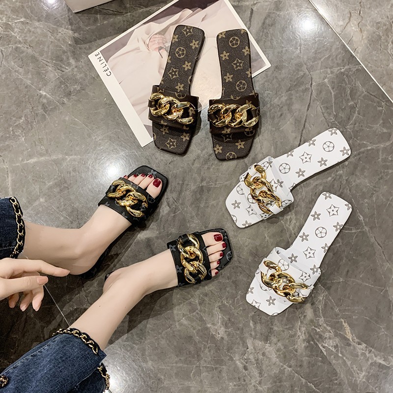 Women Fashion Slippers Metal Chain Design Sandals Slip-On Flat Sole Outdoor Summer Shoes