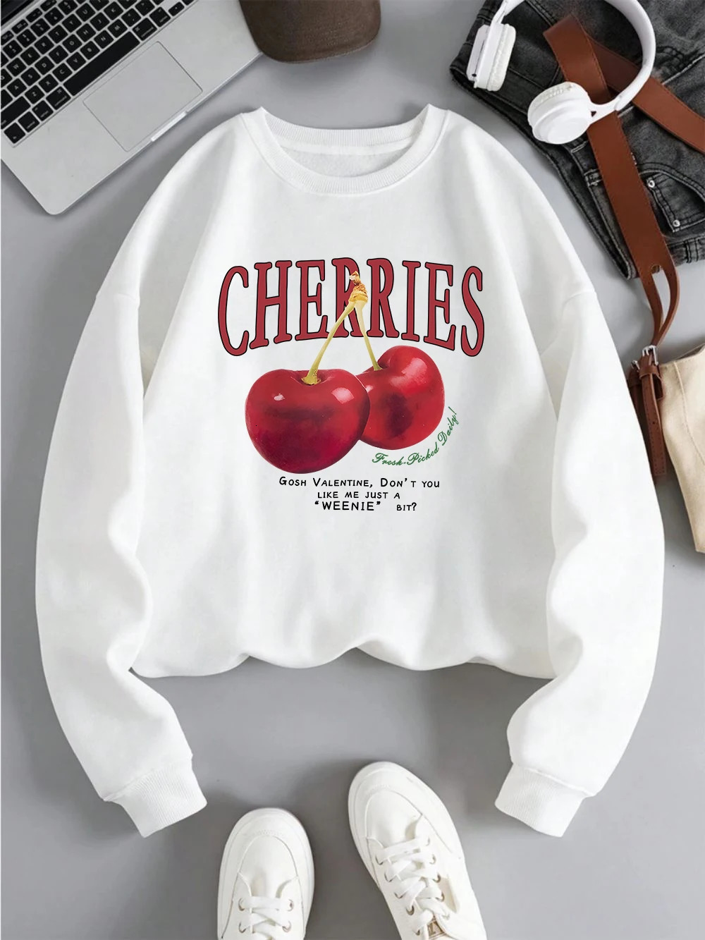 Fashion Womens Sweatshirt Fresh Red Cherries Printing Pullover Crewneck Fleece Soft Breathable Hoodie Autumn Female Streetwear 241223