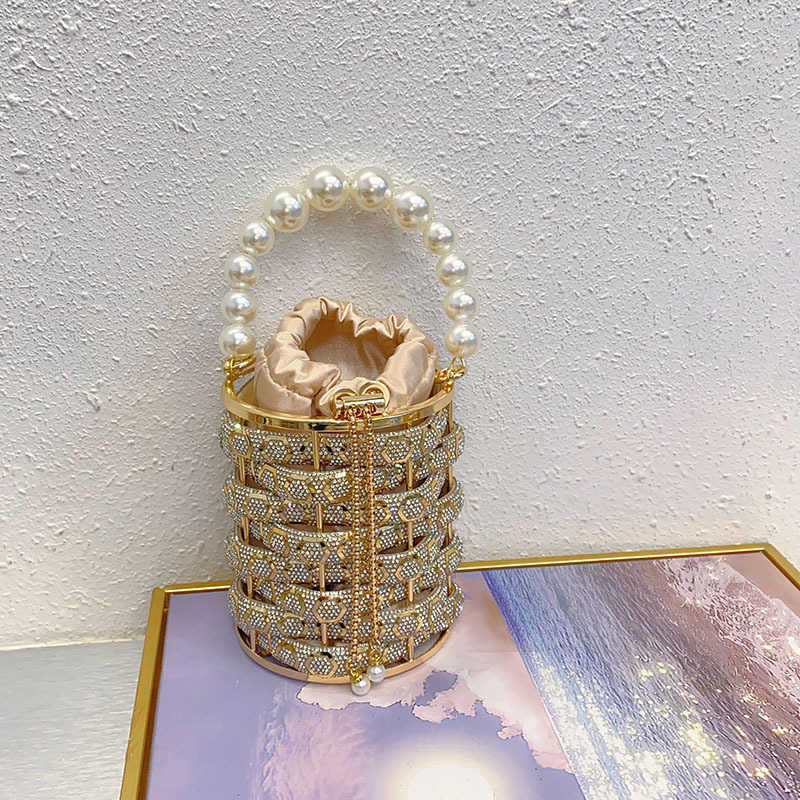 Shiny Rhinestone Metal Chain Evening Bags Vegetable Basket Bucket Bag Irregular Hollow Pearl Hand Held Crossbody Purses 241226