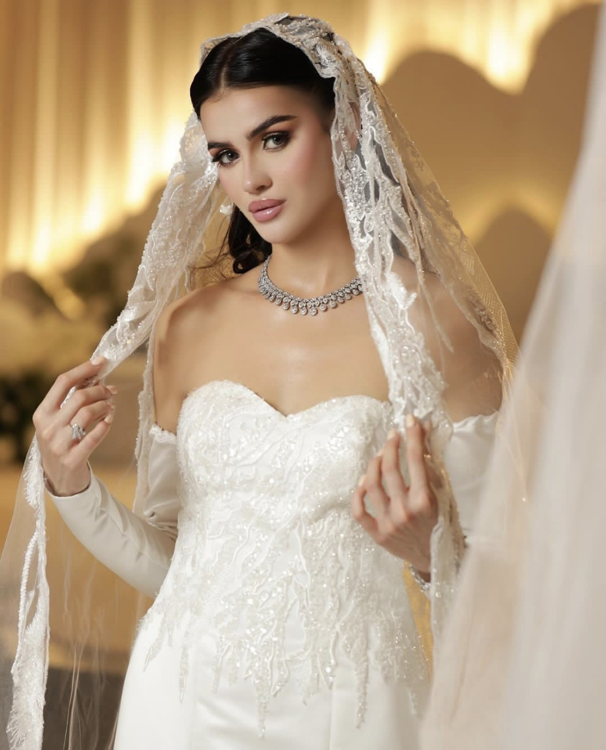 Gorgeous Sweetheart Satin Mermaid Wedding Dresses With Sequins Lace Appliques Chapel Bridal Gowns Detachable Long Sleeves Ivory Bride Dress Back lace-
