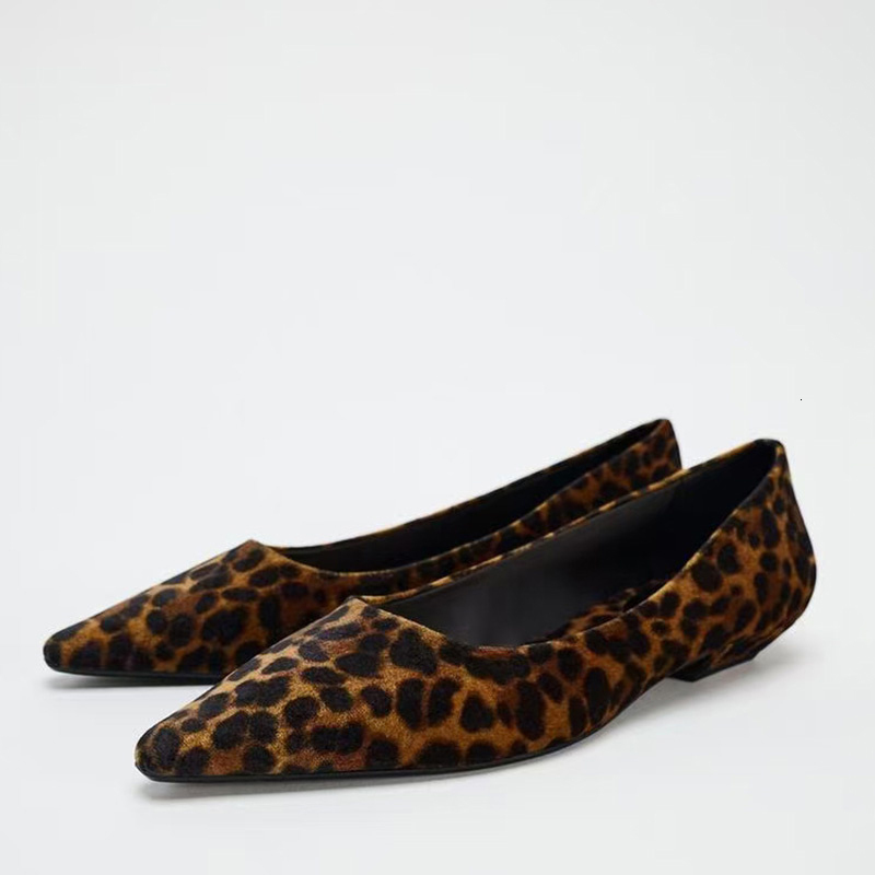TRAF Leopard Print Point Head Low Sandals Women Patent Leather Shallow Mouth Shoes New Autumn Chic Heel Sandal For Woman