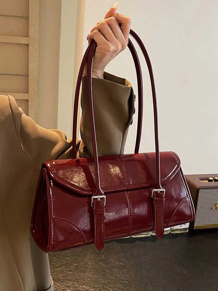 High end Burgundy oil wax leather bottom bag elegant Wens magnetic buckle shoe bag Cmuter Versatile womens handbag Y241225