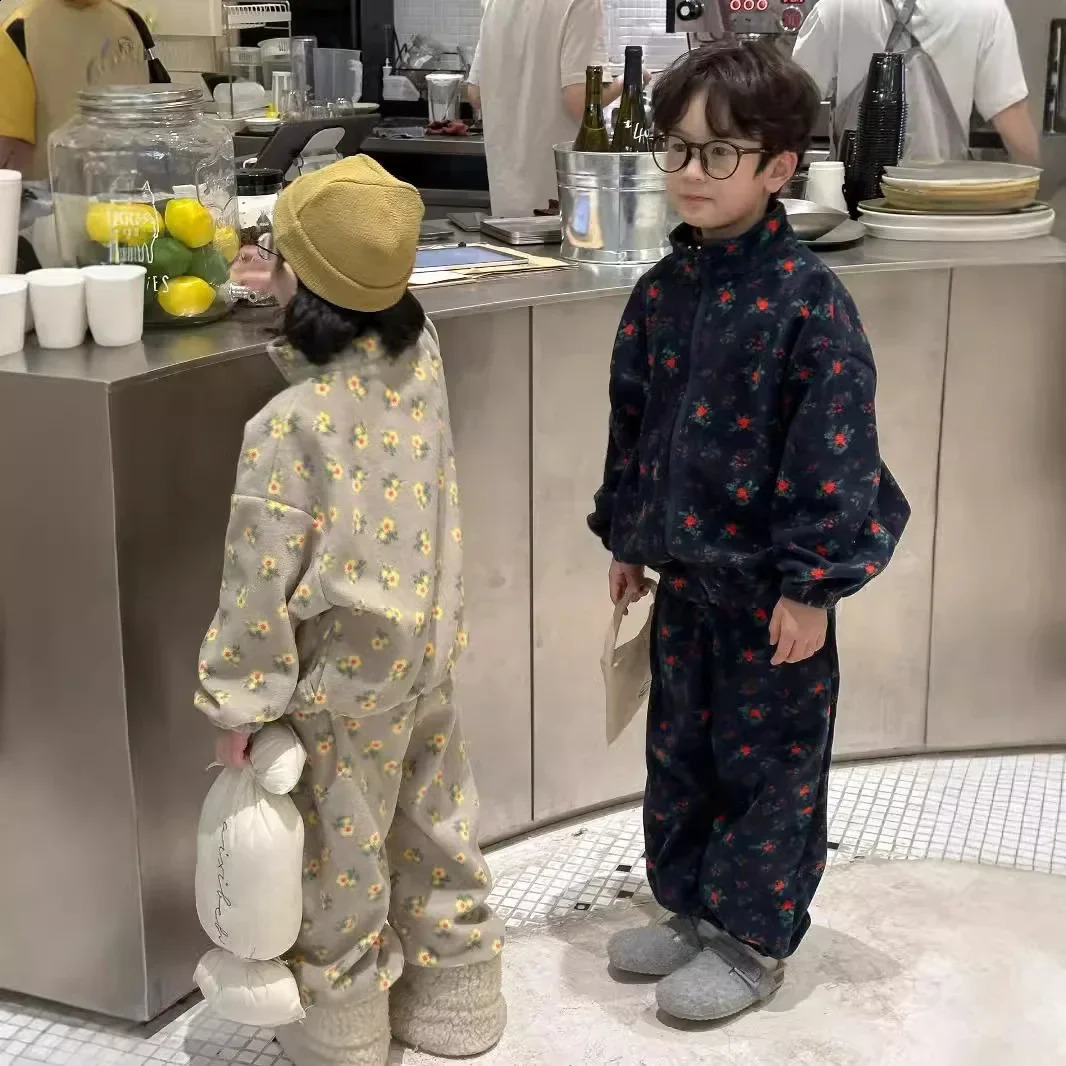 Childrens Set Winter Edition Boys and Girls KoreanSweet Casual Thick Long Sleeve Pants Two Piece 241225