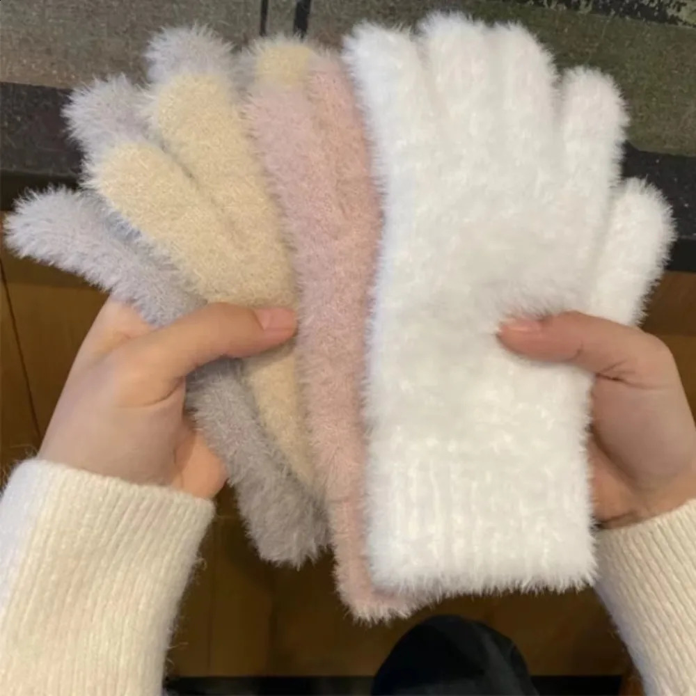Fashion Thickened Furry Gloves Solid Color Cold-proof Five Finger Gloves Windproof Breathable Mink Velvet Gloves Men Women 241226