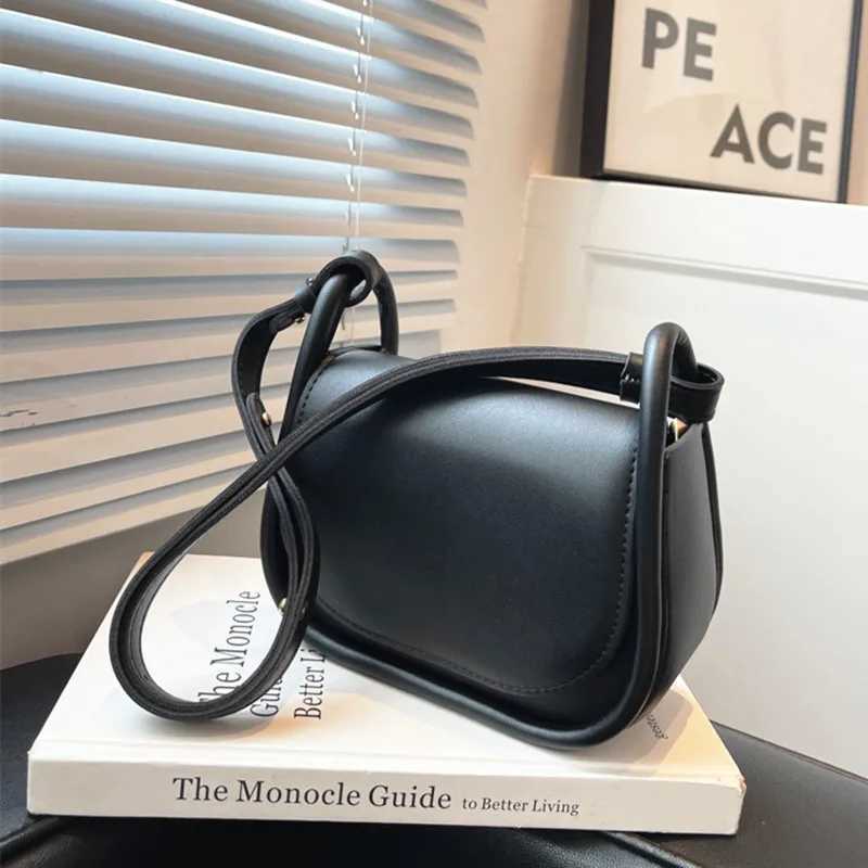 Womens Small Flap Shoulder Bag PU Leather Solid Color HandBags Fi Female Crossbody Underarm Bags Free ShippingXJ241225