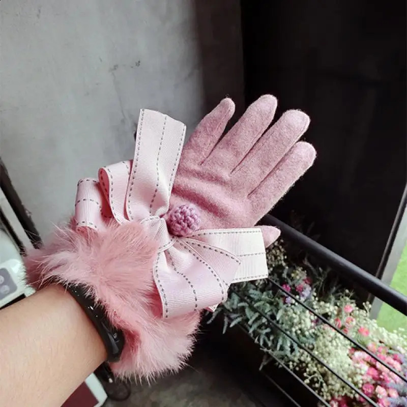 Cashmere Gloves Wool Piece Jump Point Bowknot Hair Ball Fashion Gloves Korean Touch Screen Five Finger Warm 241226