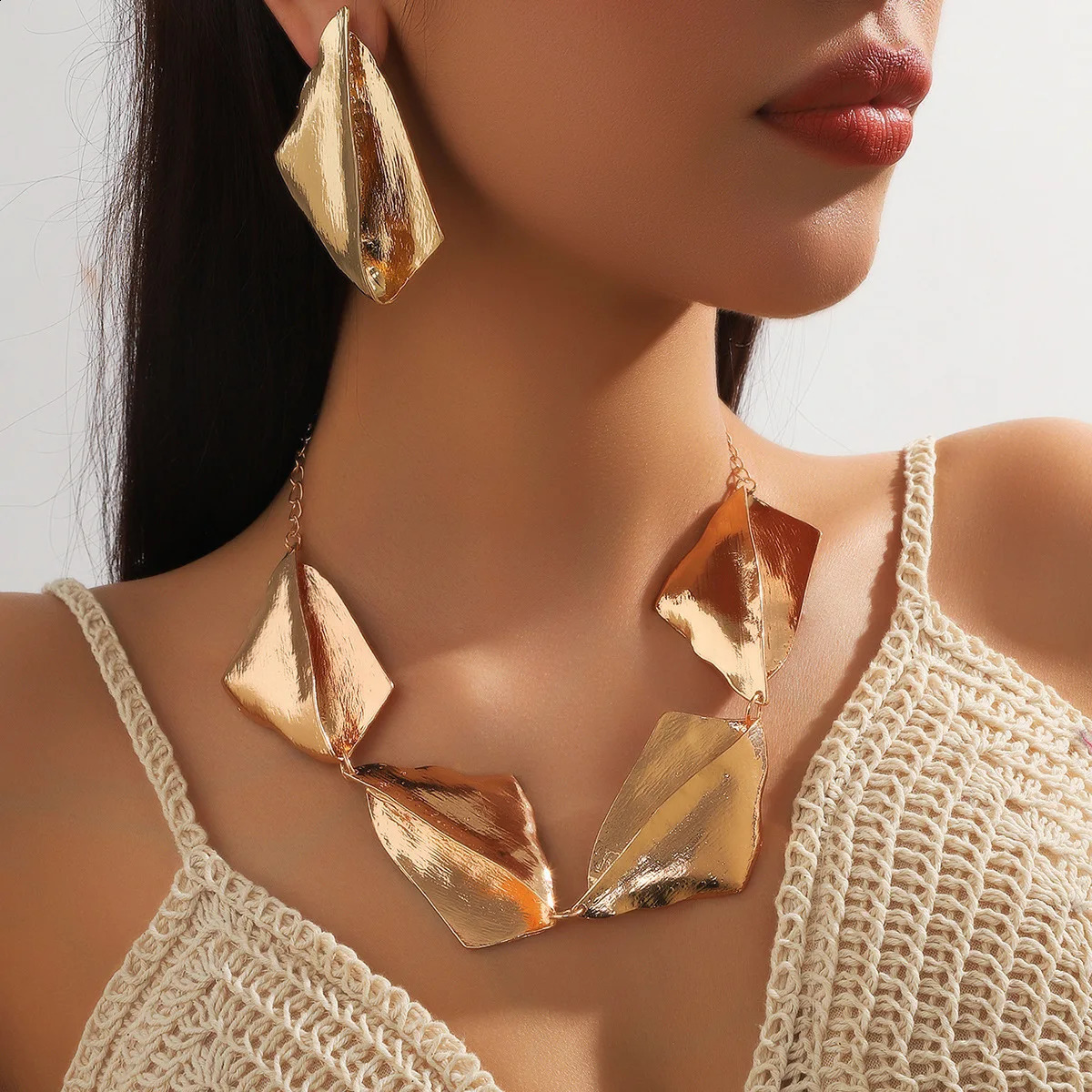 Exaggerated Vintage Womens Jewelry Sets Metal Gold Silver Color Irregular Geometric Choker Necklace Stud Earrings Set for Women 241226