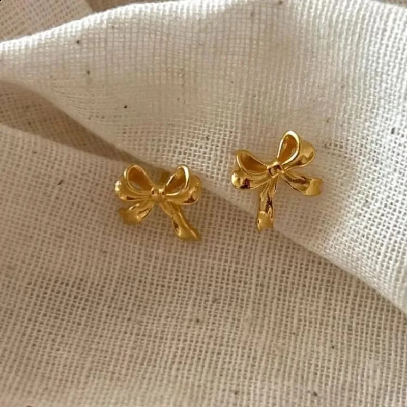 Hypoallergenic Fine S925 Sterling Silver Bowknot Earrings Women Korean Cute Tiny 18K Gold Plated Bow Stud Earrings for Girls 241226