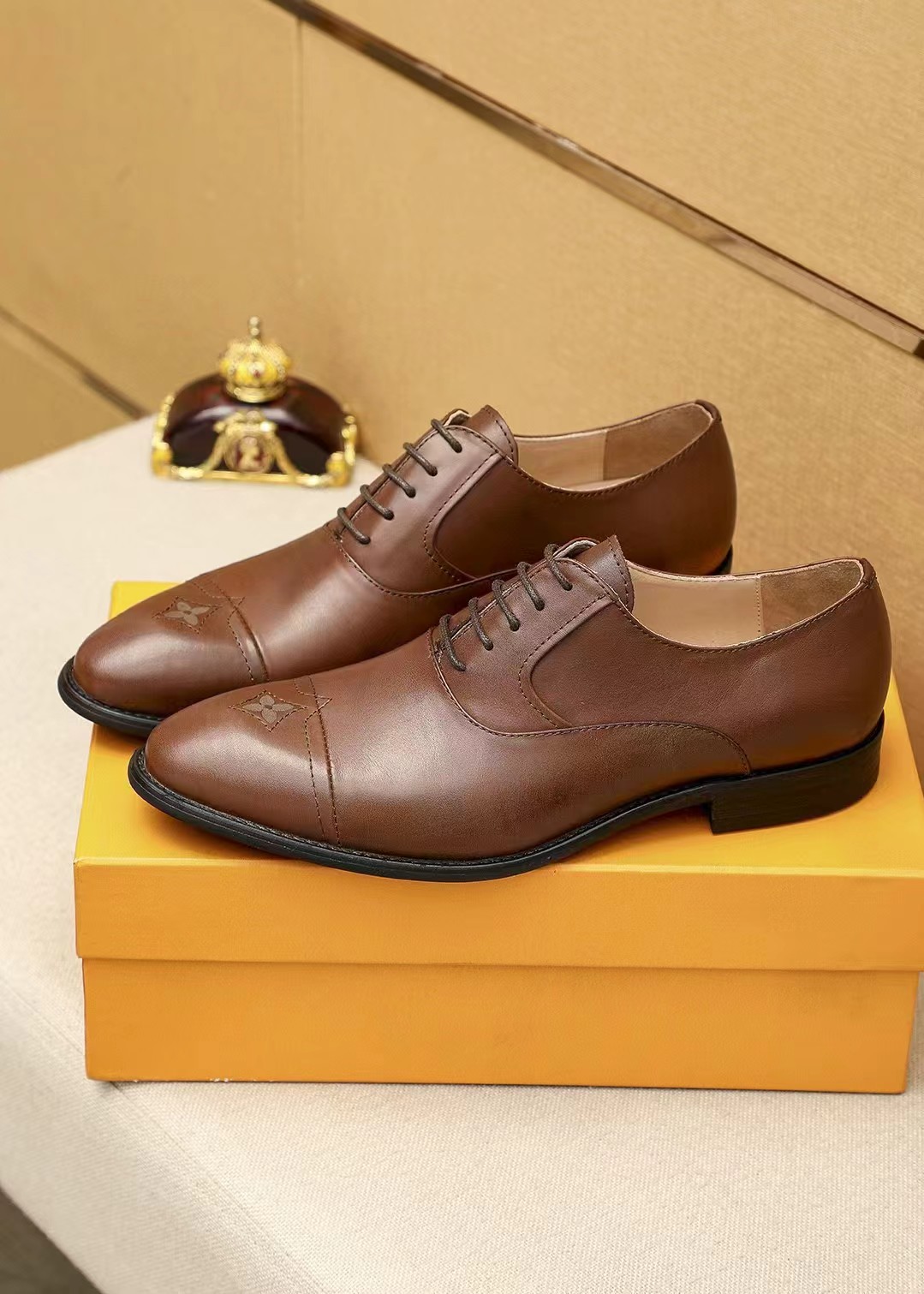 high quality men shoes formal dress shoe leather genuine Elegant Black Suit shoes designer Men's casual big size 38-47 888