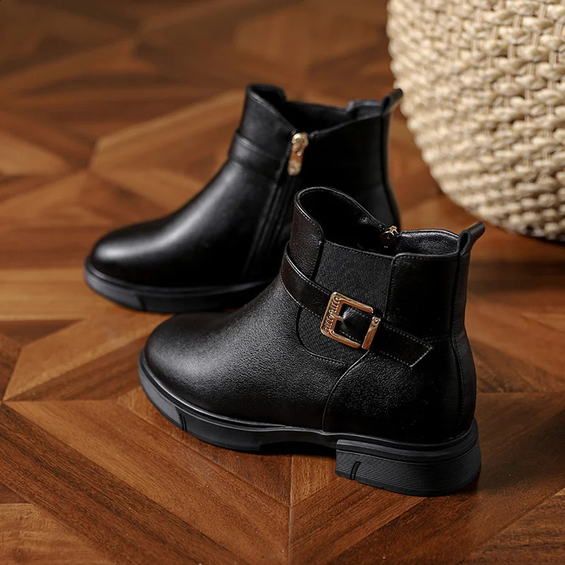 Autumn Winter Warm Thick Sole Anti-slip Lady Buckle Round Toe Solid Leather Boots Fashion Elegant Short Cotton Boots 241226