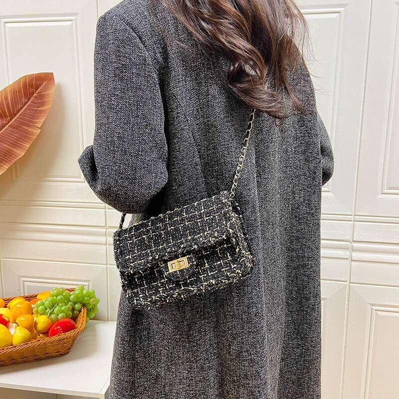 Commuting Fashion Internet Celebrity Chain Shoulder Crossbody Bag, Early Winter New Style, Versatile Lock Buckle, Korean Version Small Square Bag