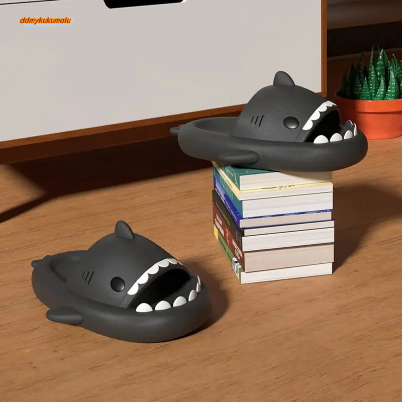 Summer Women Soft Shark Slippers Couple Bathroom Non-slip Sandals Men Outdoor Beach EVA Slides Kids 2025 Cute Color Thick Shoes #34 ddmykukumalu
