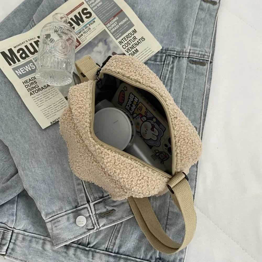 Korean Fi Plush Winter New Womens Bags Lady Solid Texture Warm Casual Simple Generous Versatile Crossbody ShoulderXJ241225
