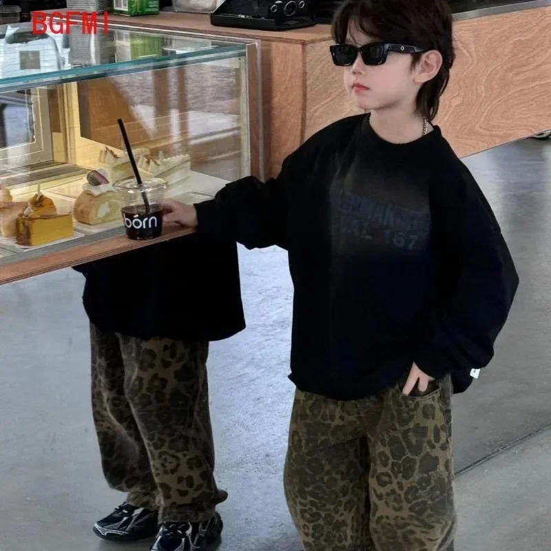 Boys Spring Autumn Korean Childrens Black Letter Sweatshirt Leopard Vintage Denim Loose Pants Girl Kid Fashion 2pcs Set 241225