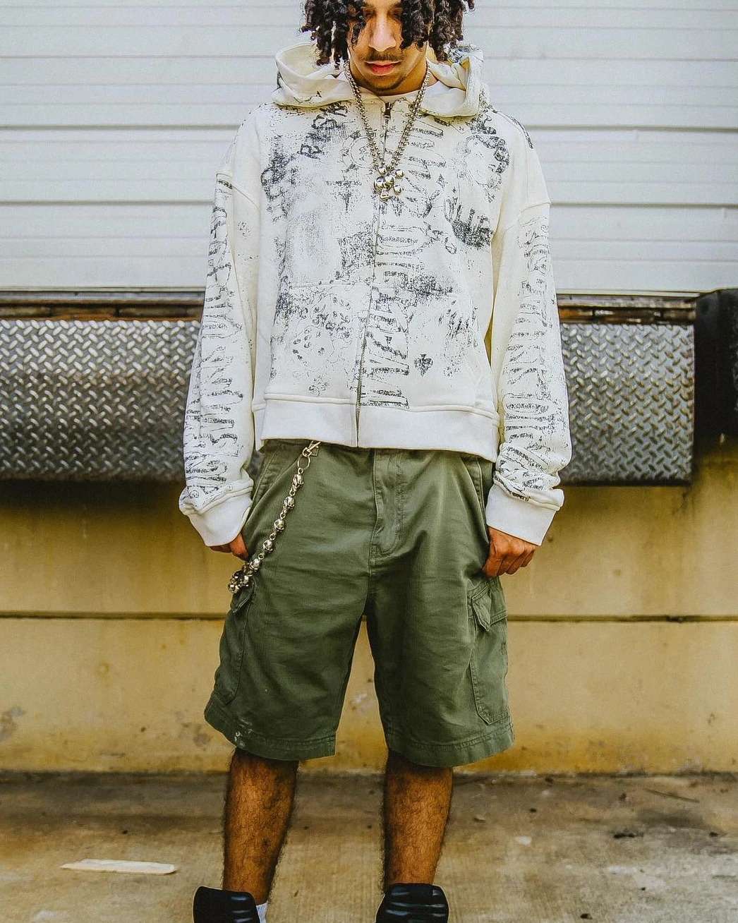 Y2K Hoodie Hip Hop Graffiti Pattern Printed Oversized White Hoodie Mens Street Clothing Harajuku Retro Pullover Sweatshirt 241225