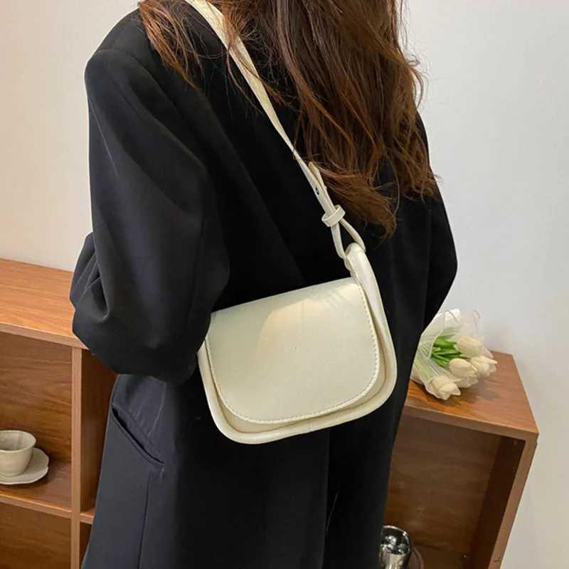 Womens Small Flap Shoulder Bag PU Leather Solid Color HandBags Fi Female Crossbody Underarm Bags Free ShippingXJ241225