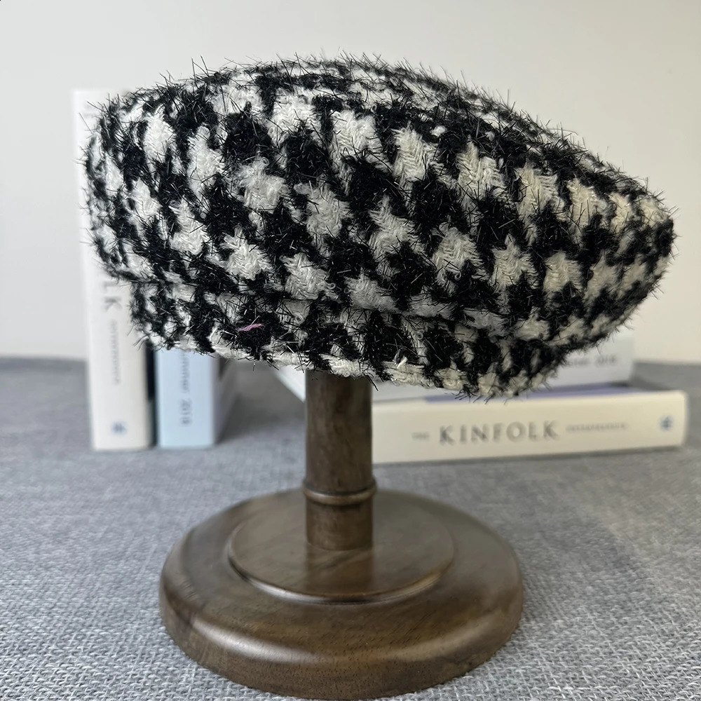 Wool Berets Red Black Plaid Vintage Autumn Winter French Octagonal Peaked Hats Painter Hat Street Women Girl Caps FDM09 241226