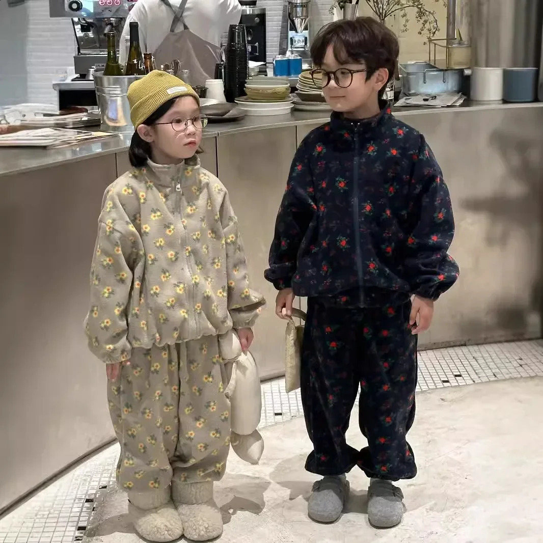 Childrens Set Winter Edition Boys and Girls KoreanSweet Casual Thick Long Sleeve Pants Two Piece 241225