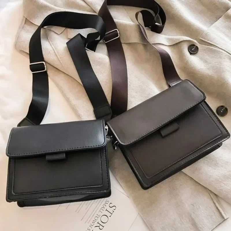 Women Small Square Bag Versatile Wide Shoulder Strap Large Capacity Casual Portable Female e Shoulder Crossbody BagXJ241225