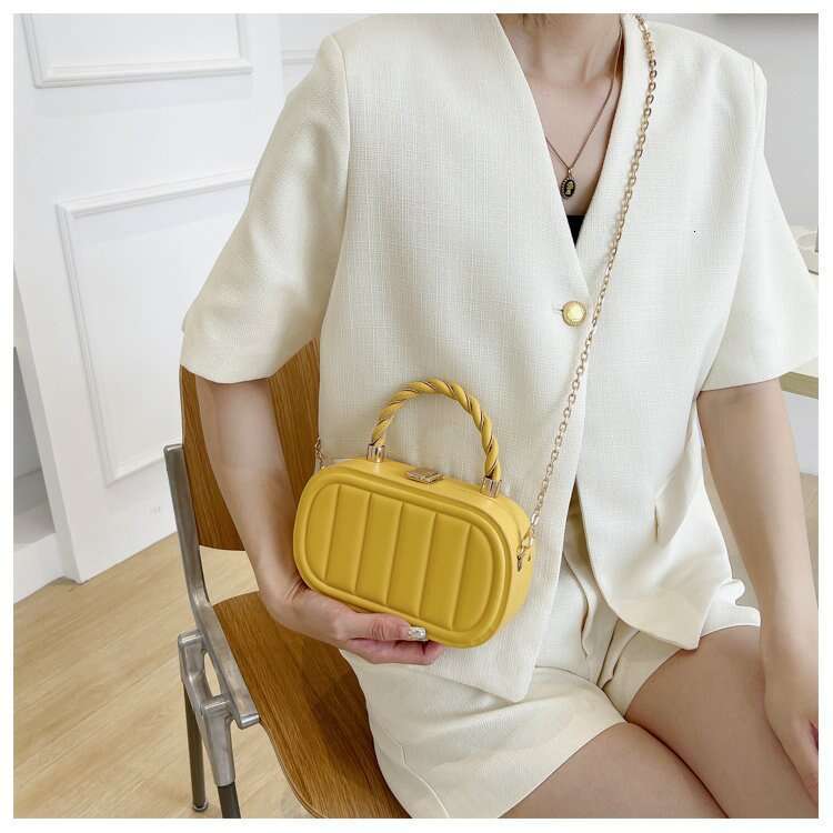 New Korean Fashion Chain Emed Handheld Single Shoulder Box With High Quality Texture Small Square Crossbody Bag For Women