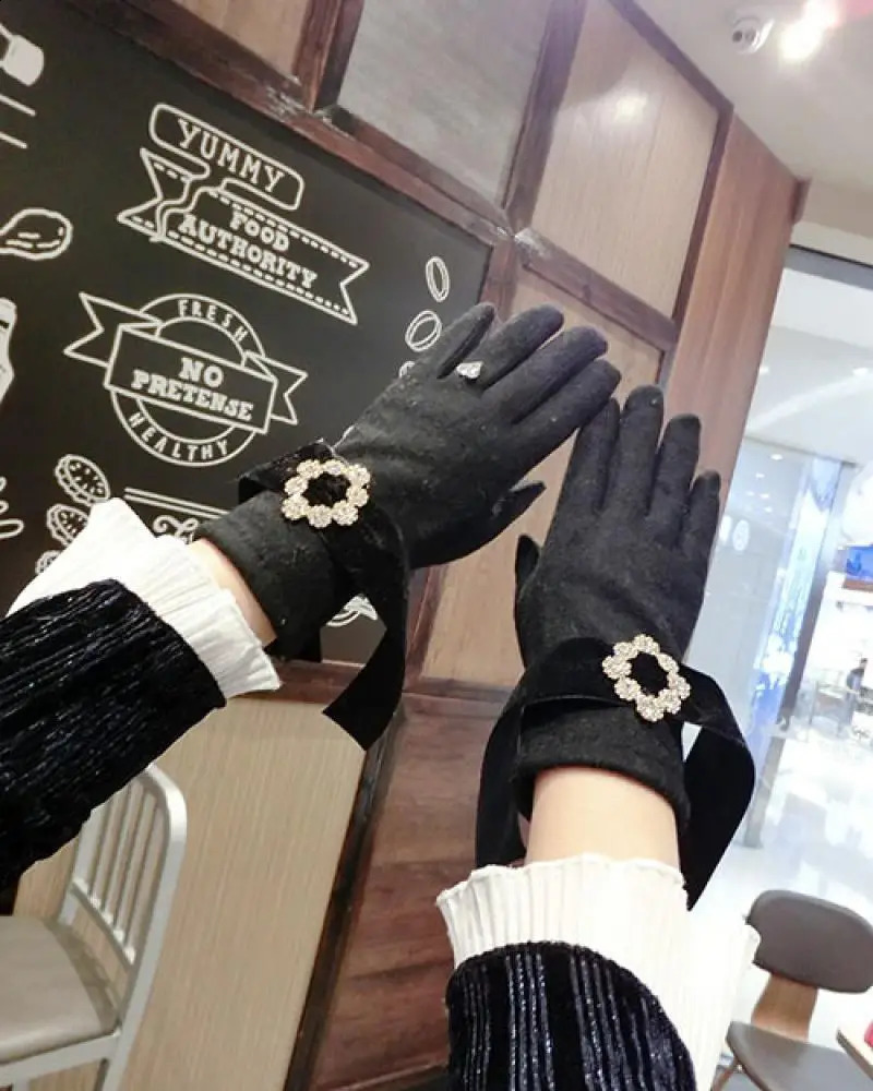Velvet Rhinestone Buckle Tassel Cashmere Gloves Women Japan and South Korea Warm Thick Five-Finger Split Finger Gloves 241226