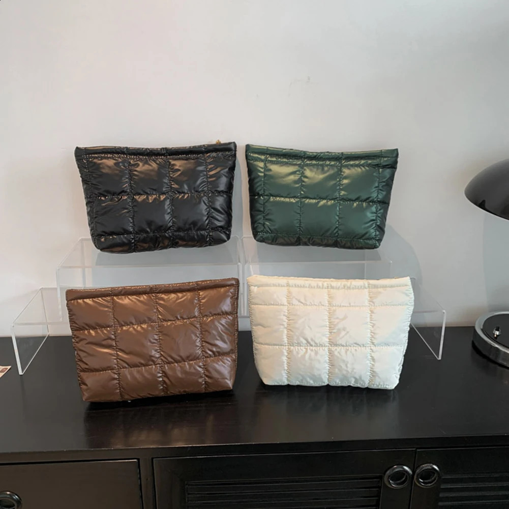 Women Makeup Pouch Padded Quilted Makeup Storage Bag Large Capacity Cosmetic Organizer Bag Solid Color Puffer Handbag Clutch 241226