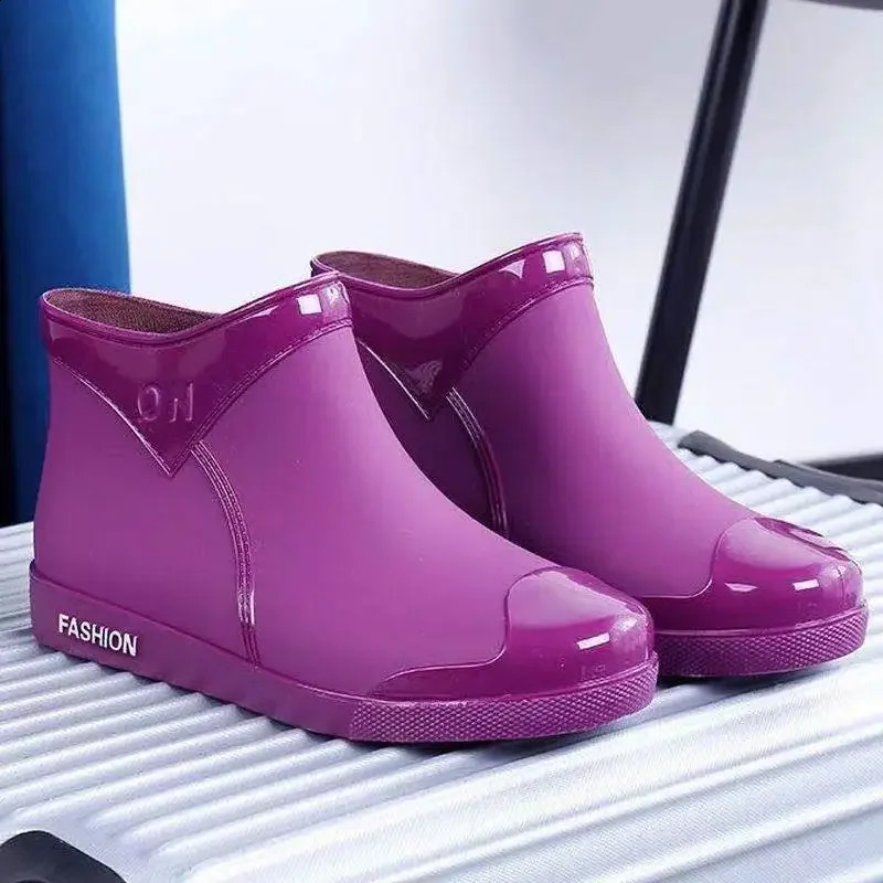 Rain Boots Womens Fashionable Outdoor Non-Slip Wear-Resistant Rain Boots Work Waterproof Shoes Short Tube Plastic Shoes Summer 241226
