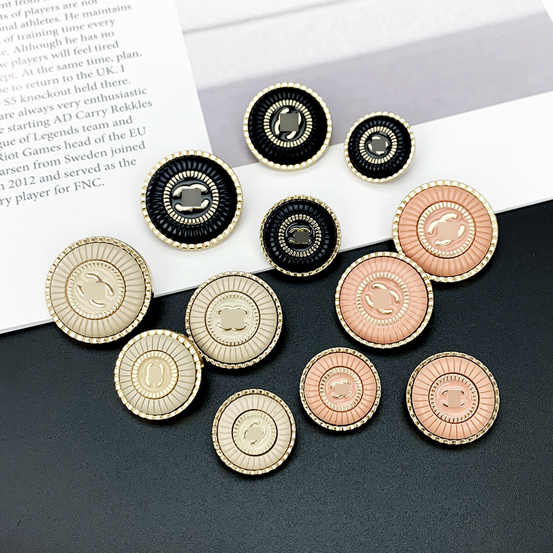 4 pieces/bag Code51-61 18/20/22/25mm small fragrant jacket metal buttons Black blue pink high-end foreign trade buttons