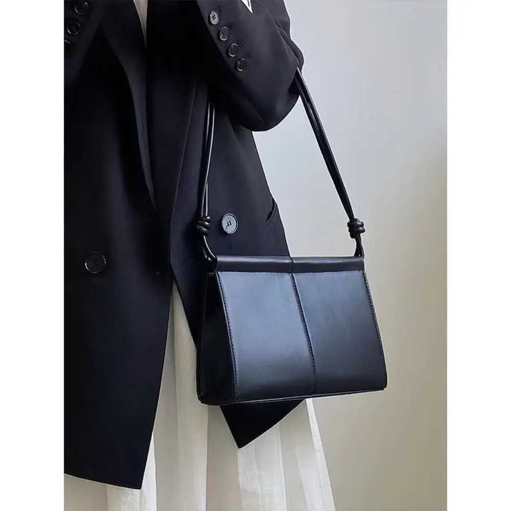 1PC Women Luxury PU Leather Handbags Ladies Versatile Shoulder Crossbody Bag Fi Underarm Bag Small Square Tote BagsXJ241225