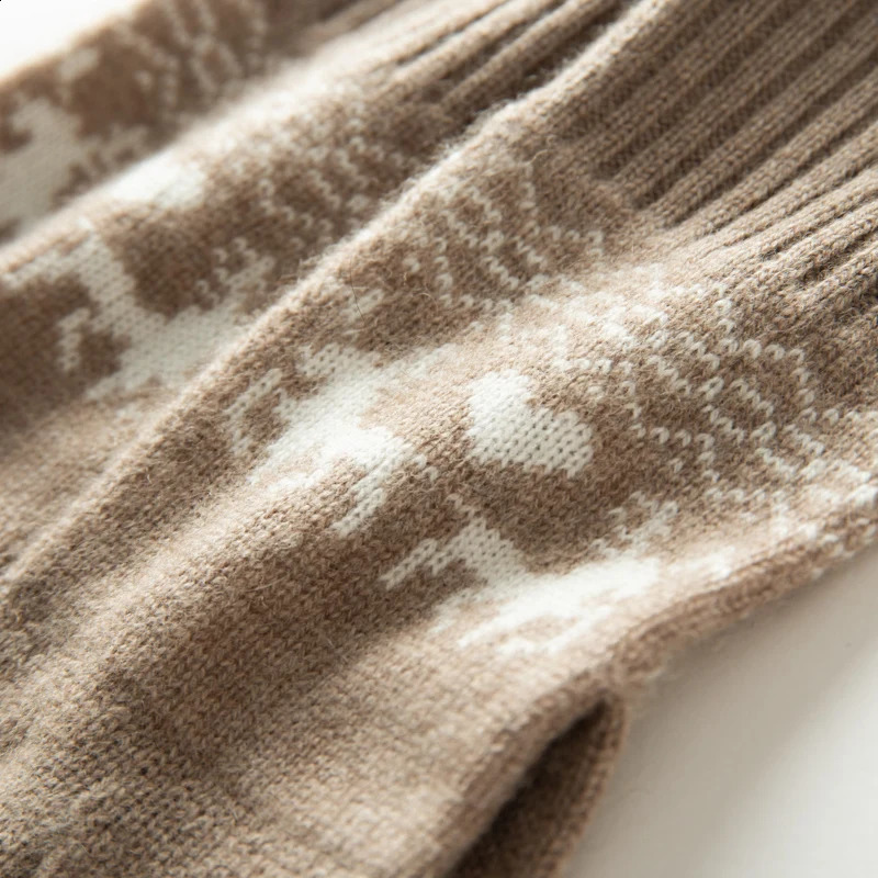 Cashmere knitted gloves Autumn/Winter hand warm Soft and delicate classic knitted print n for both men and women 241226